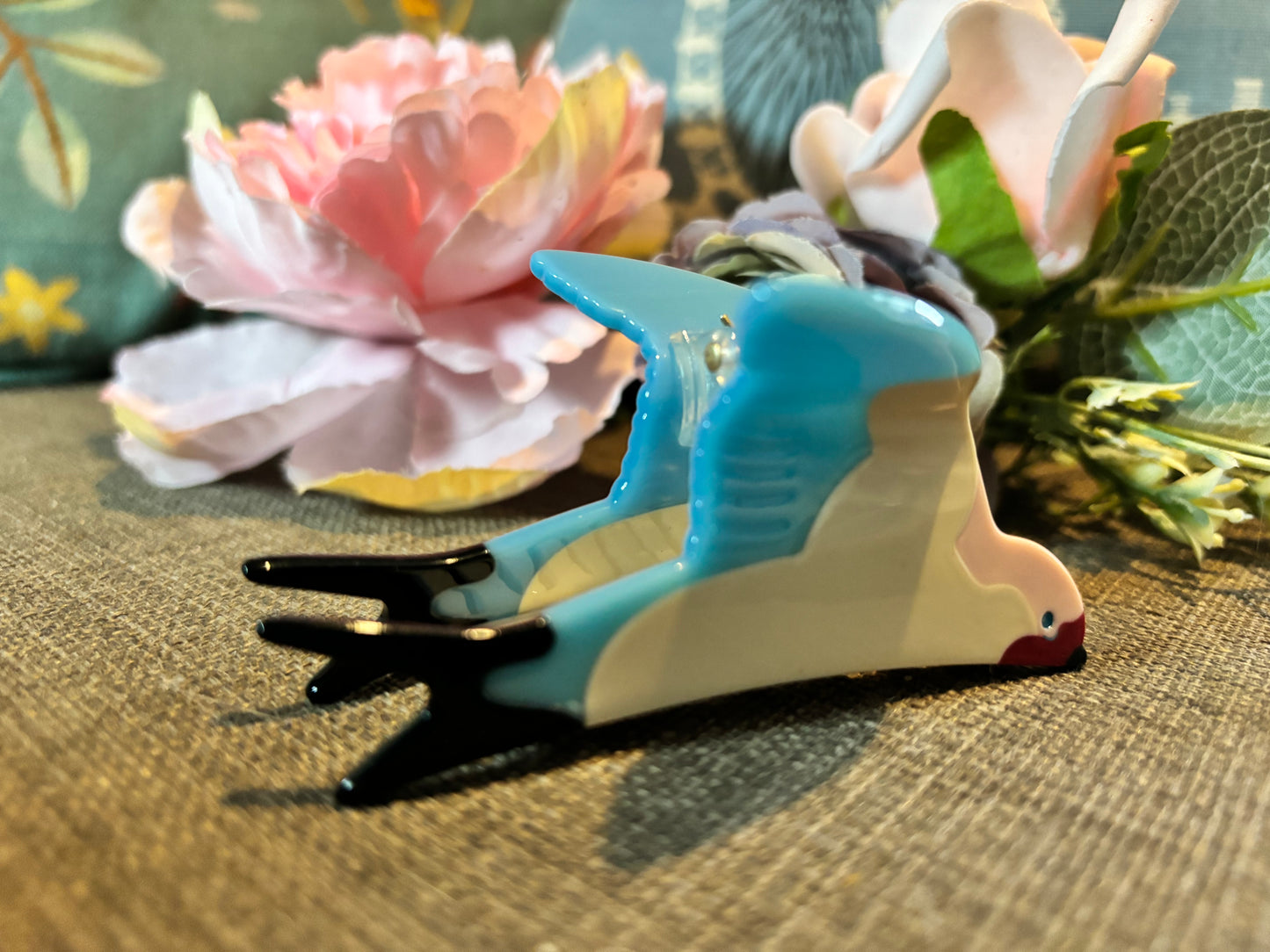 Swallow hair claw